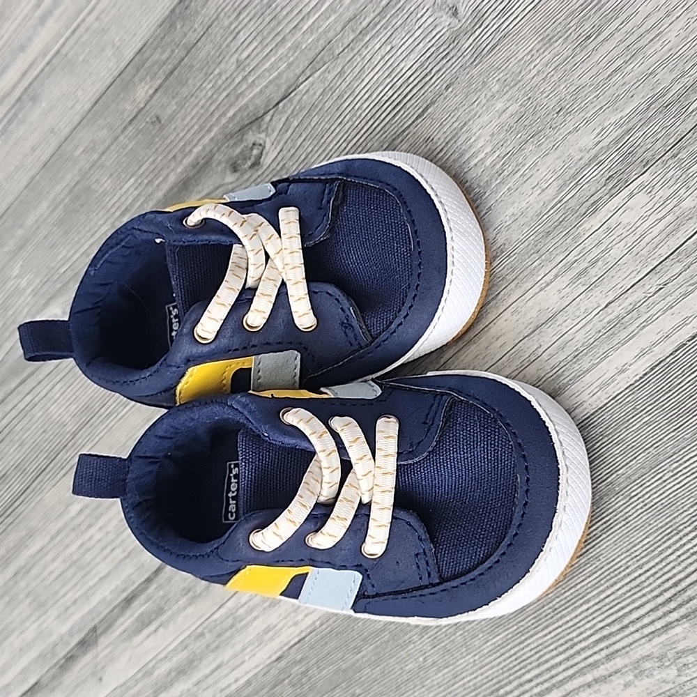 5/20$ 👟Carter's Blue and Yellow Kids Sneakers